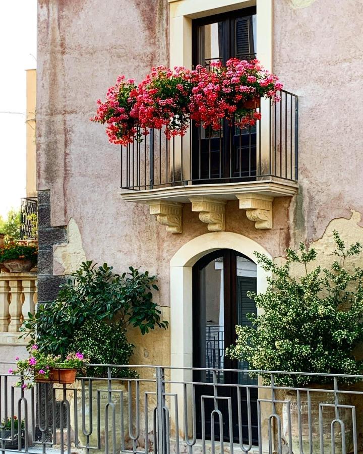 B&B Santapau Charme Living Licodia Eubea 外观 照片