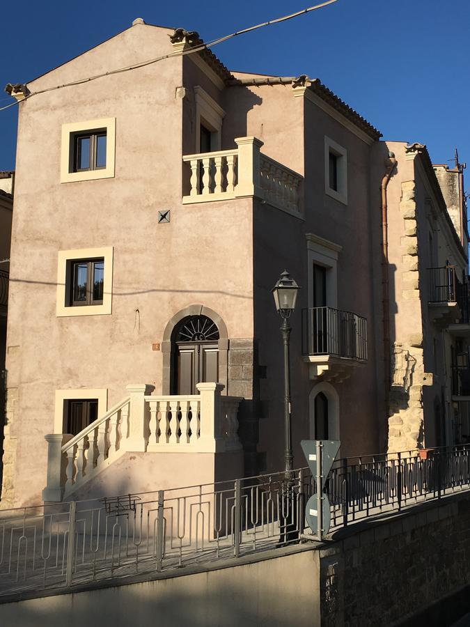 B&B Santapau Charme Living Licodia Eubea 外观 照片